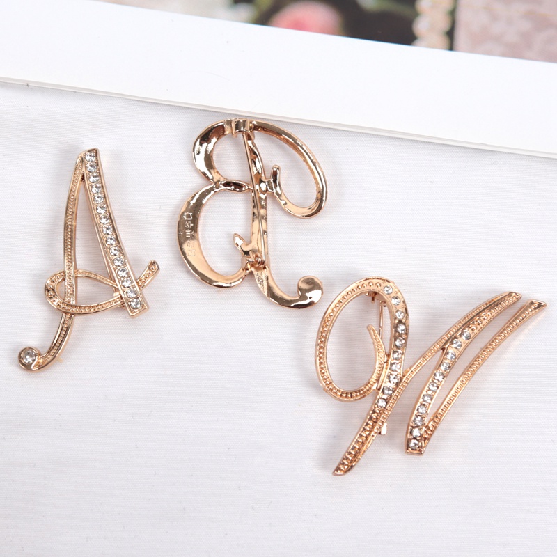 Moda Kadın Taklidi Broş A-Z İn - Women Accessories In English incelemesi ve fiyatı