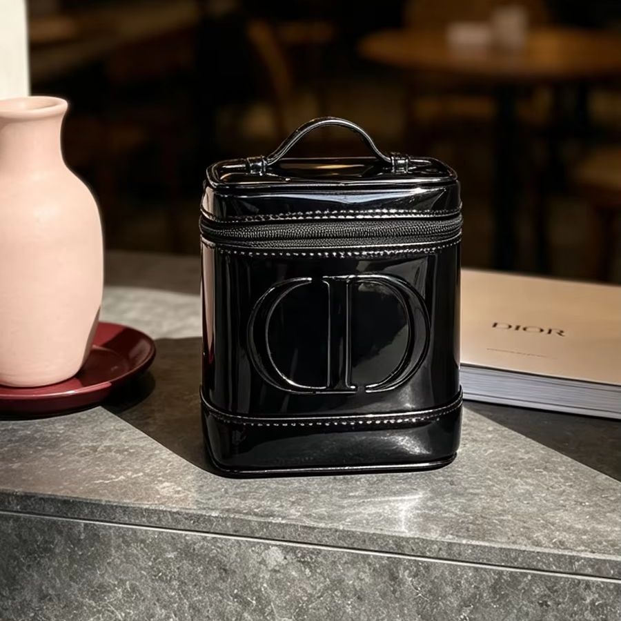 DIOR'ın siyah fileli kadın çan - Women Accessories Organizer incelemesi ve fiyatı